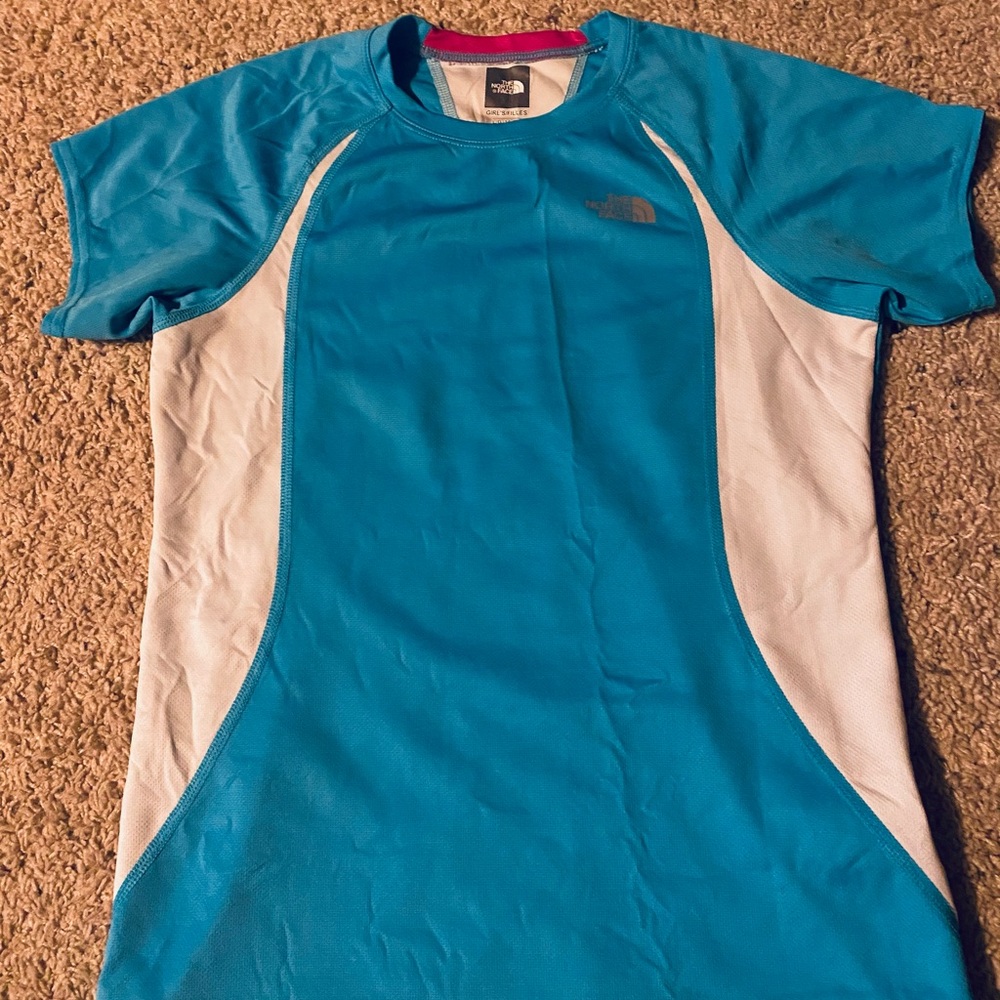 The North Face girl’s wicking shirt - Picture 1 of 6